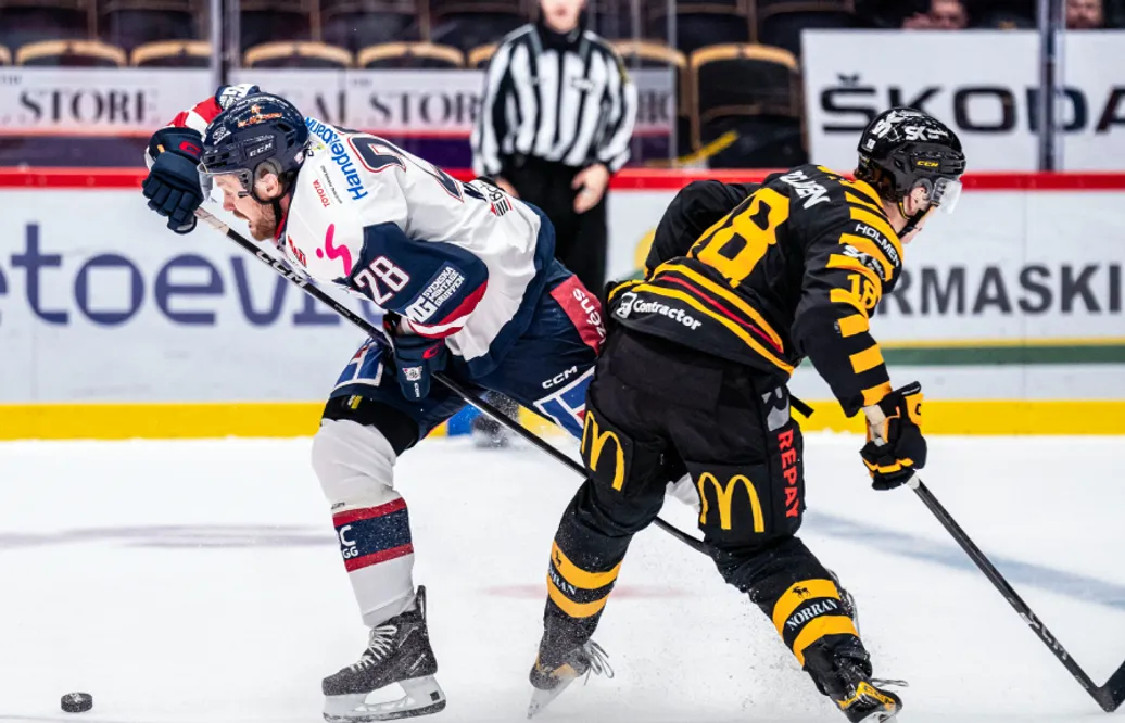 Elias Stenman stängs av i två matcher