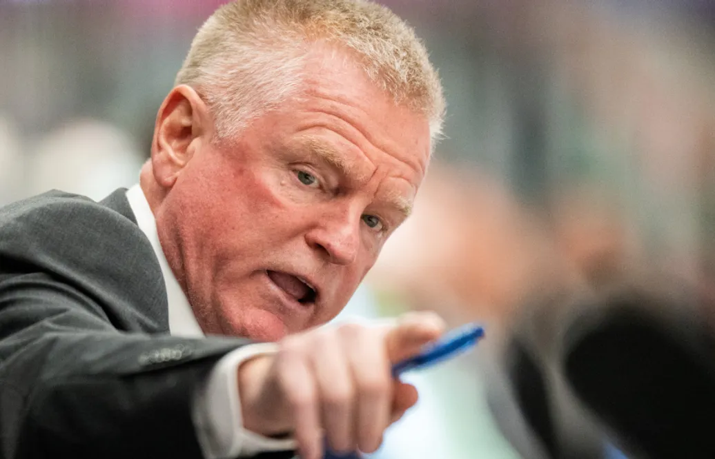 Kevin Constantine stängs av – är i nytt blåsväder