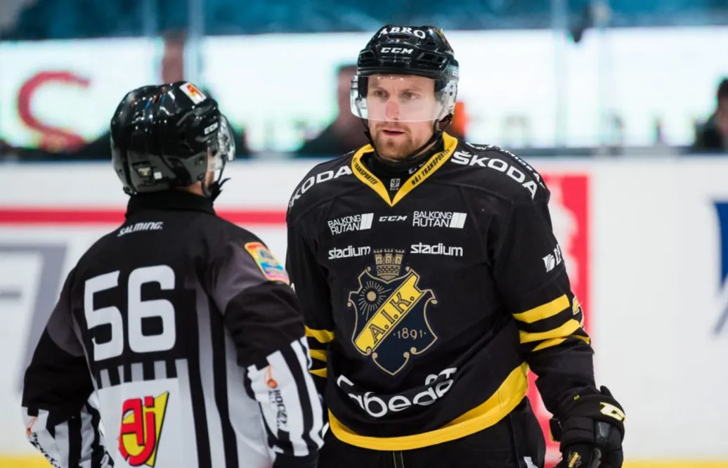 Lämnade AIK igår – klar för konkurrenten idag