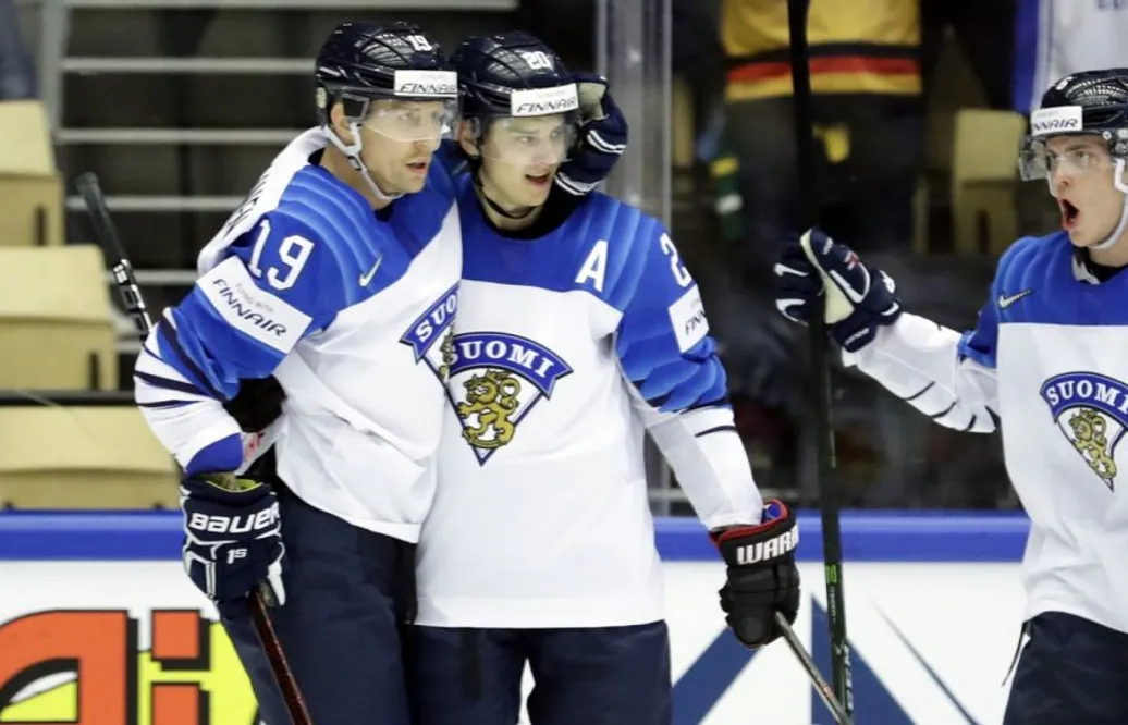 Han dominerar totalt i VM – har tio (!) poäng på två matcher