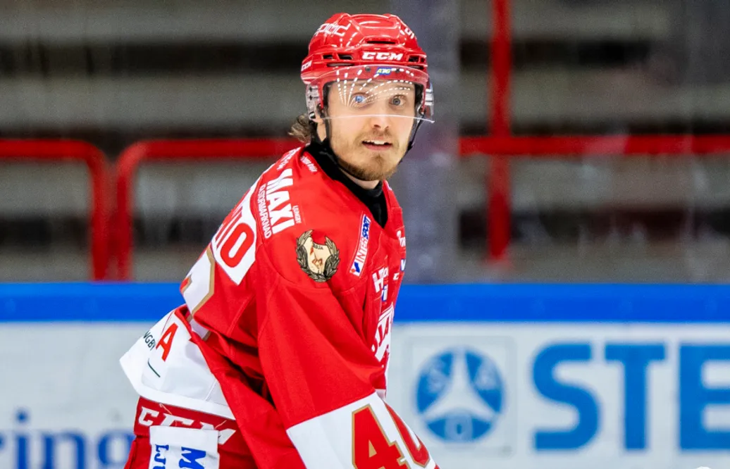 Jesper Ylivainio drabbad av hjärnskakning på träning
