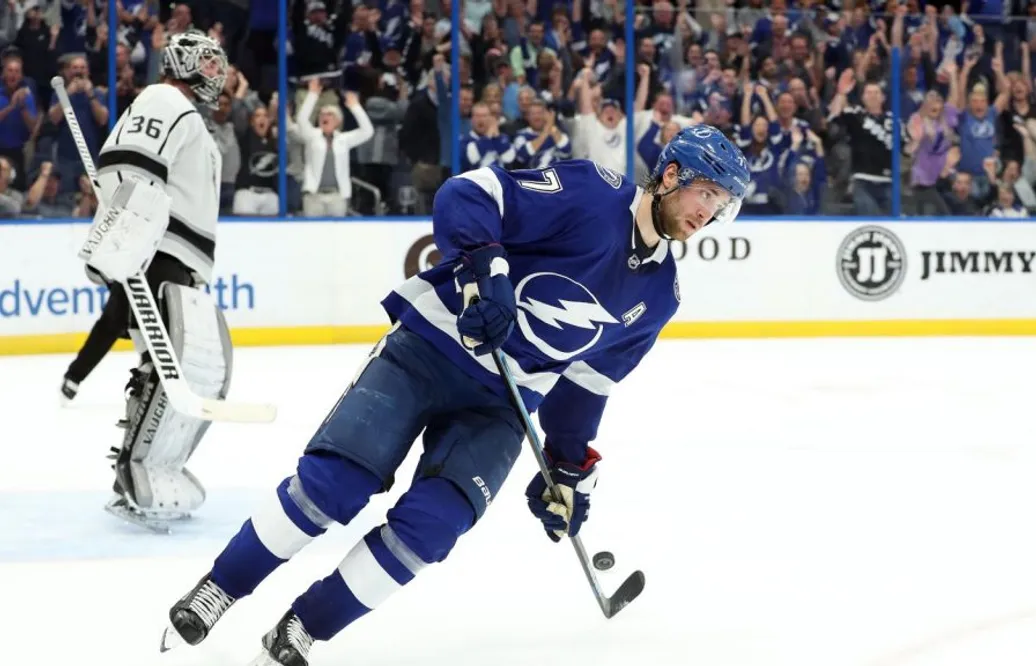 Hedman sköt in Tampa i extremt exklusivt sällskap: ”Älskar att spela med varandra”