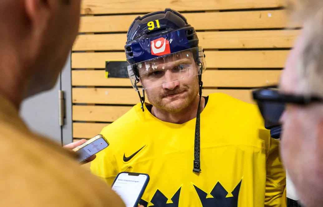 Carl Grundström placeras på waivers.