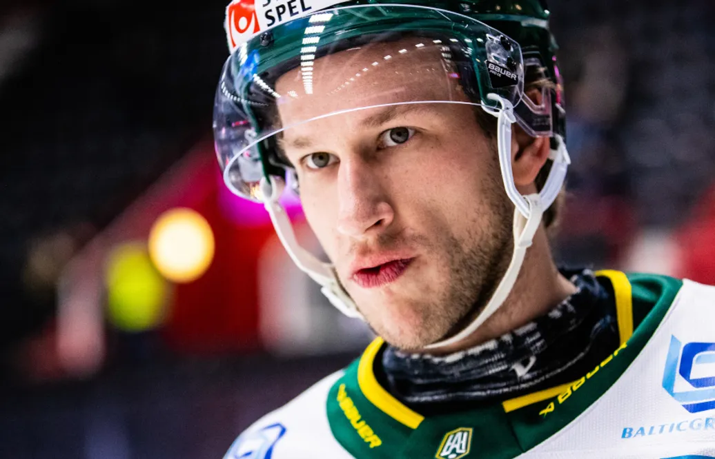 Beskedet: Fredric Weigel stängs av i en match