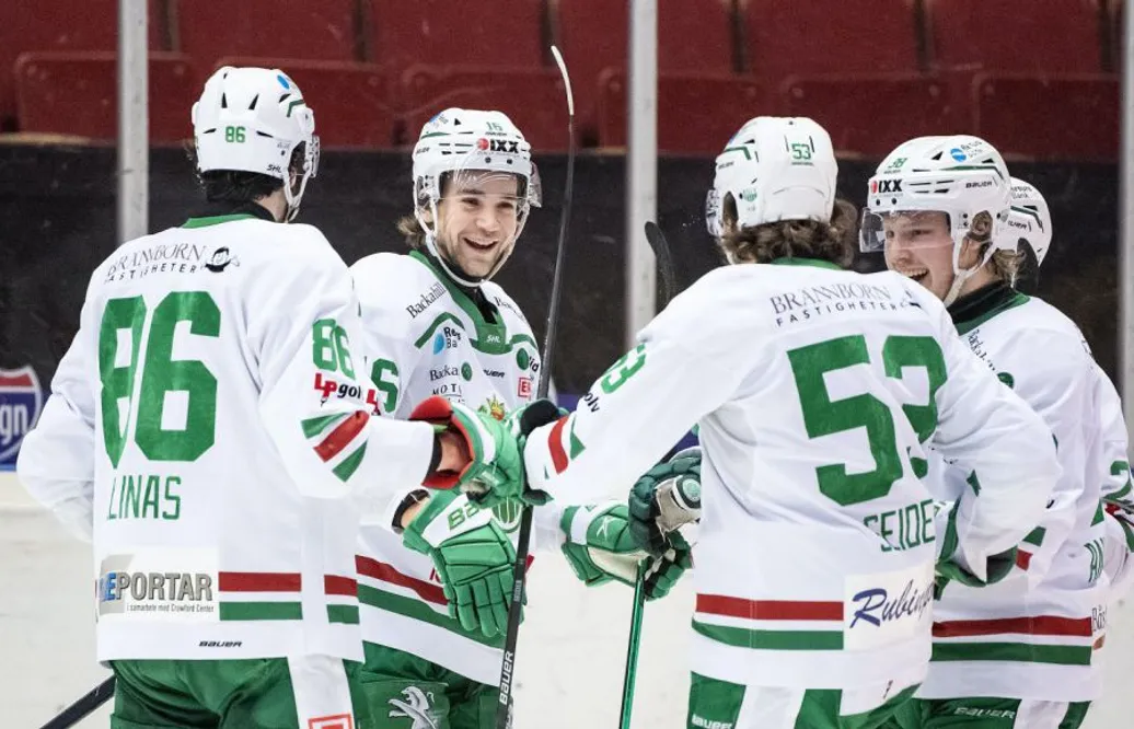 Backen blev forward - och målskytt direkt: "Ett höstlöv"