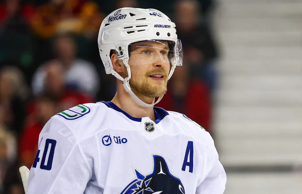 Elias Pettersson är optimistisk inför säsongen. Foto: Sergei Belski-Imagn Images