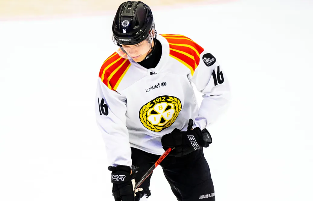 Viktor Persson tränar med Brynäs: “Drömmen vore att få lira här”