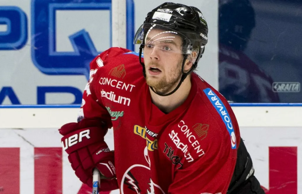 Lämnar Vita Hästen för spel i Norge