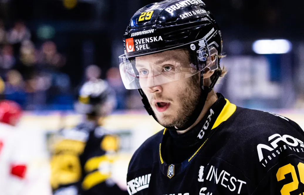 Eric Engstrand stängs av i fem matcher