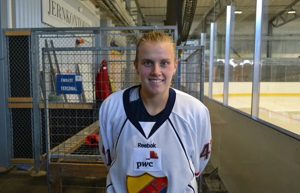 Lisa Edman i Djurgårdströjan.