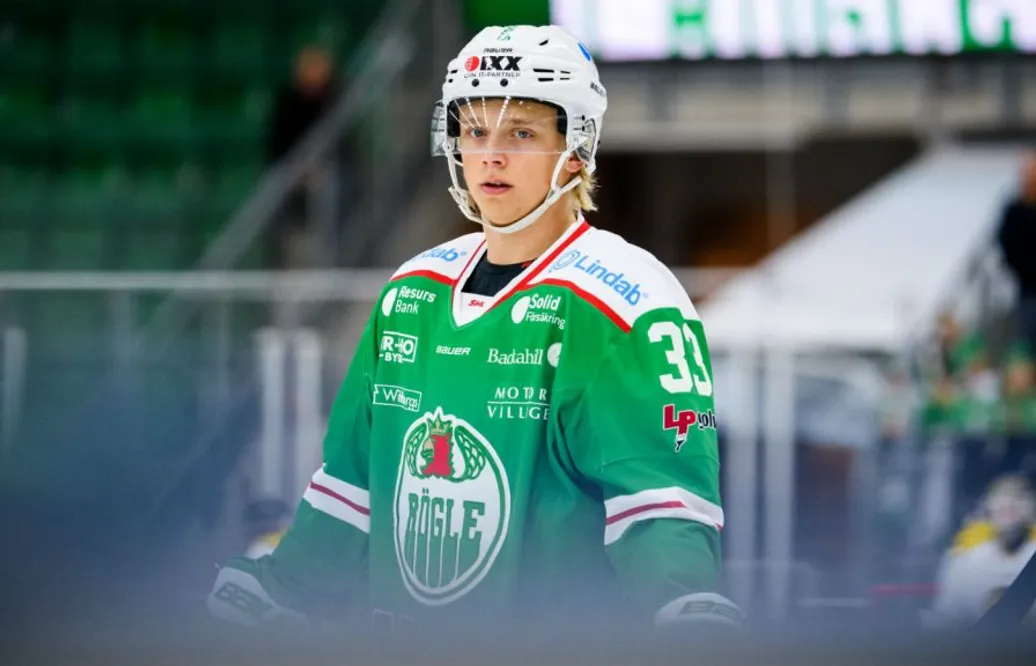 Varken TV-puck eller landslag – nu är han bofast i SHL: ”Alltid kört mitt eget race”