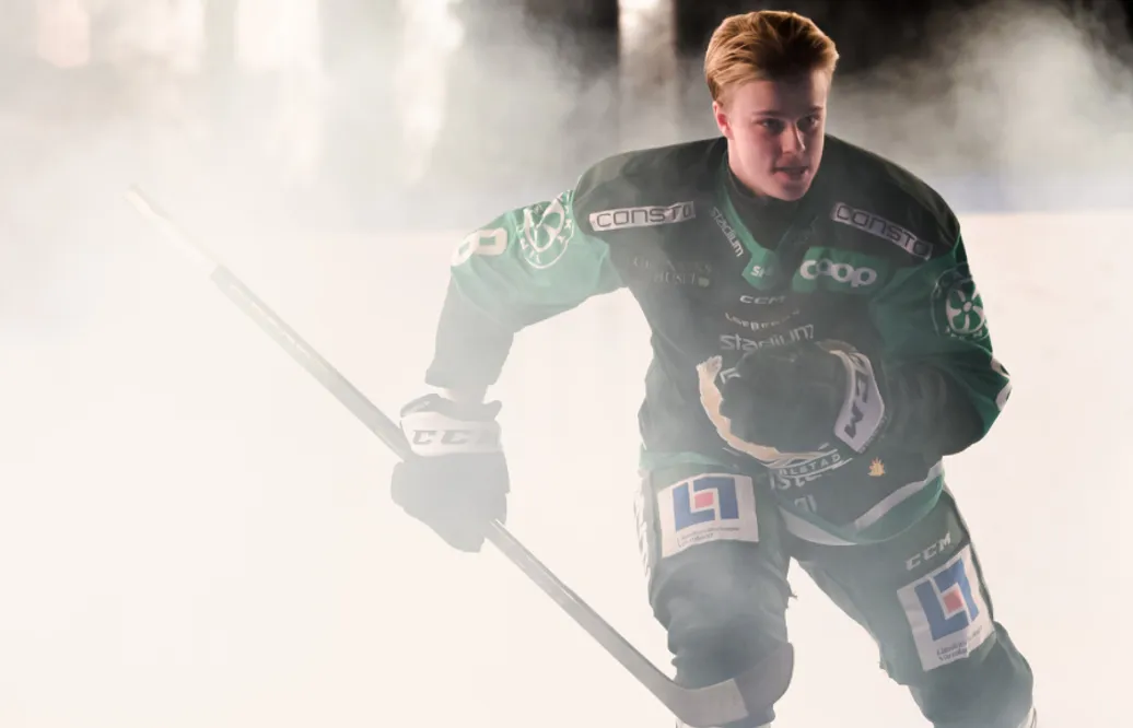 Anton Berglund kan få speltid i Hockeyettan