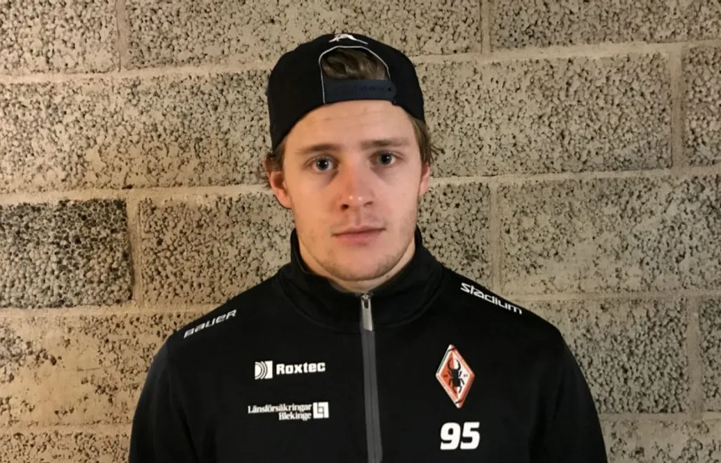 Svensken skickas ned igen – tvingas inleda i ECHL
