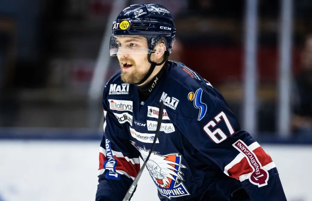 Målkungen lämnar - klar för moderklubben