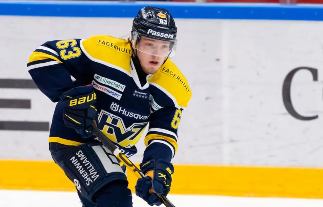 HV71-talangen imponerade när Juniorkronorna tog första segern