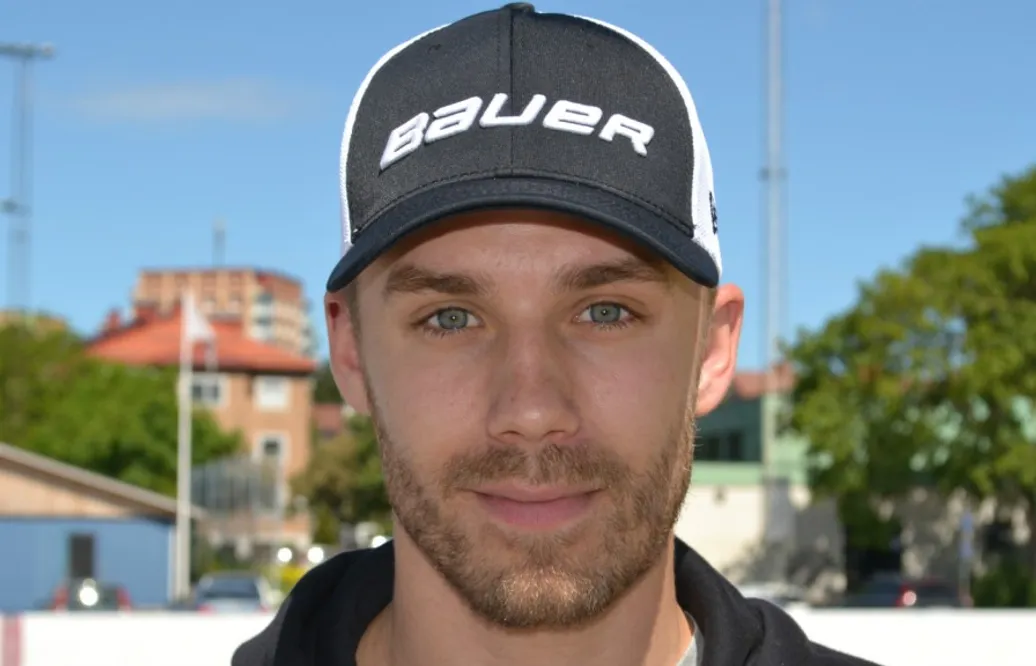 Tog steget ner i division 1 och vände – nu ska han bära succélaget till nya framgångar