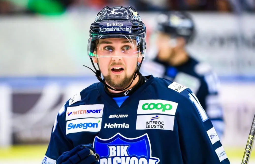 Förre SHL-forwarden stannar i allsvenskan två säsonger till