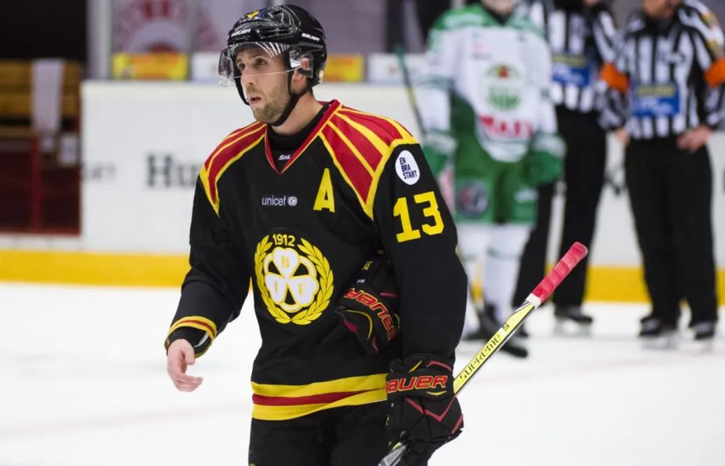 Backstjärnan på väg bort från SHL: ”En av kandidaterna”