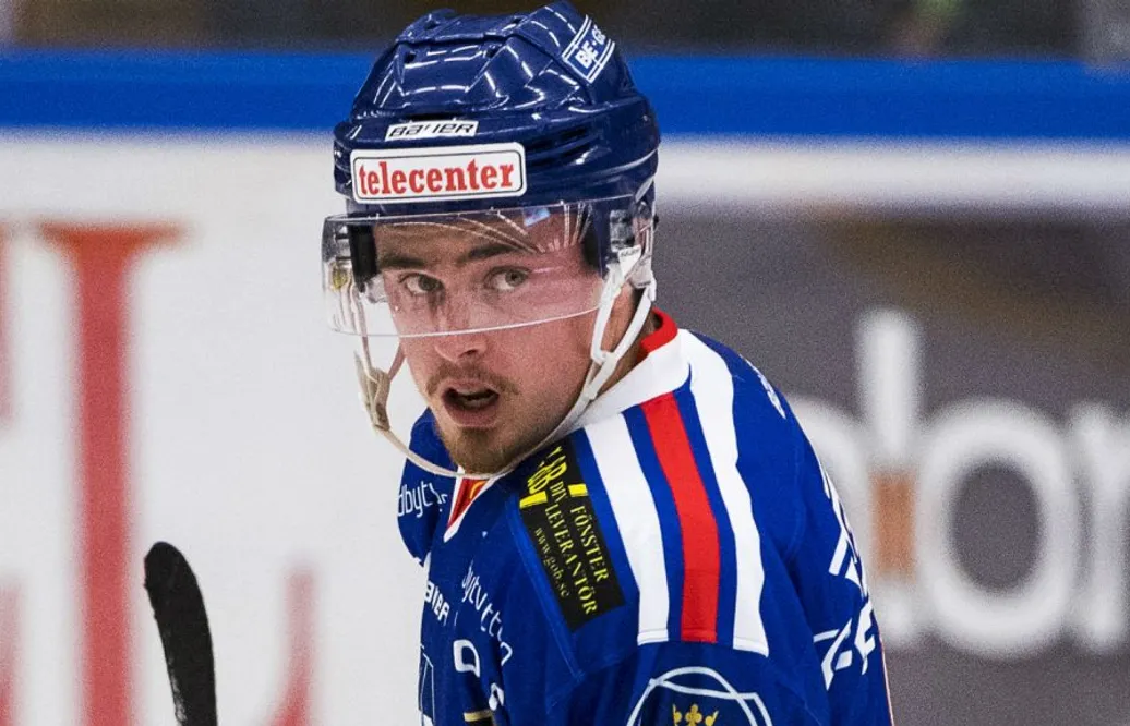 Tre mål av rookiebacken sänkte moderklubben