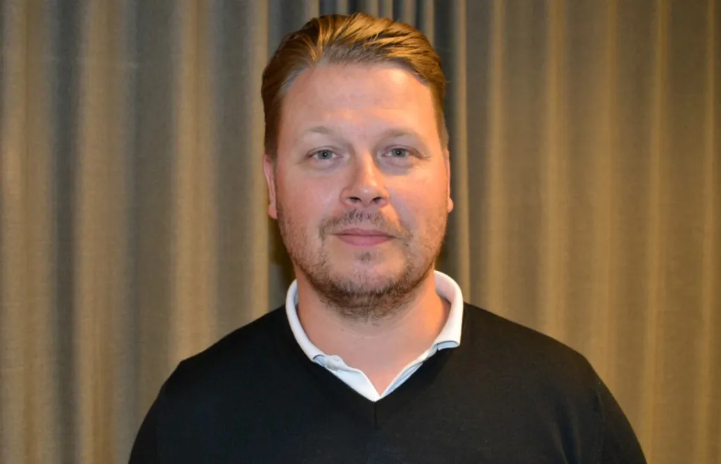 Tränaren lovar att sjunga med klacken – om publiken dyker upp