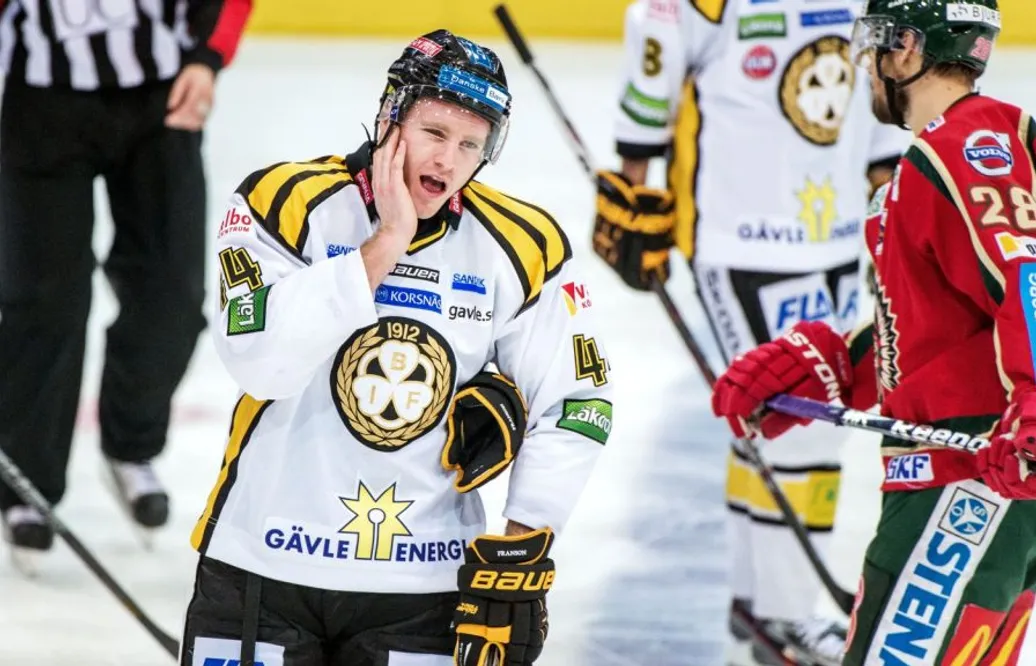 Tidigare SHL-floppen lämnar NHL efter 550 matcher
