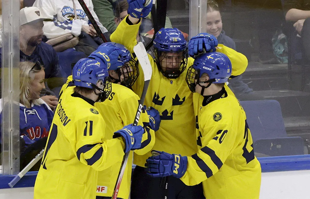 Småkronorna klara för semifinal i VM - slår ut Finland
