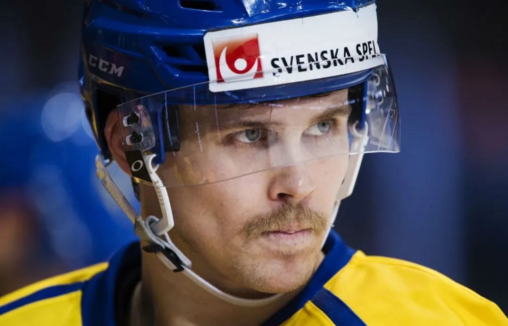 Ullström håller dörren öppen för HV71: ”Finns såklart en trygghet hemma”