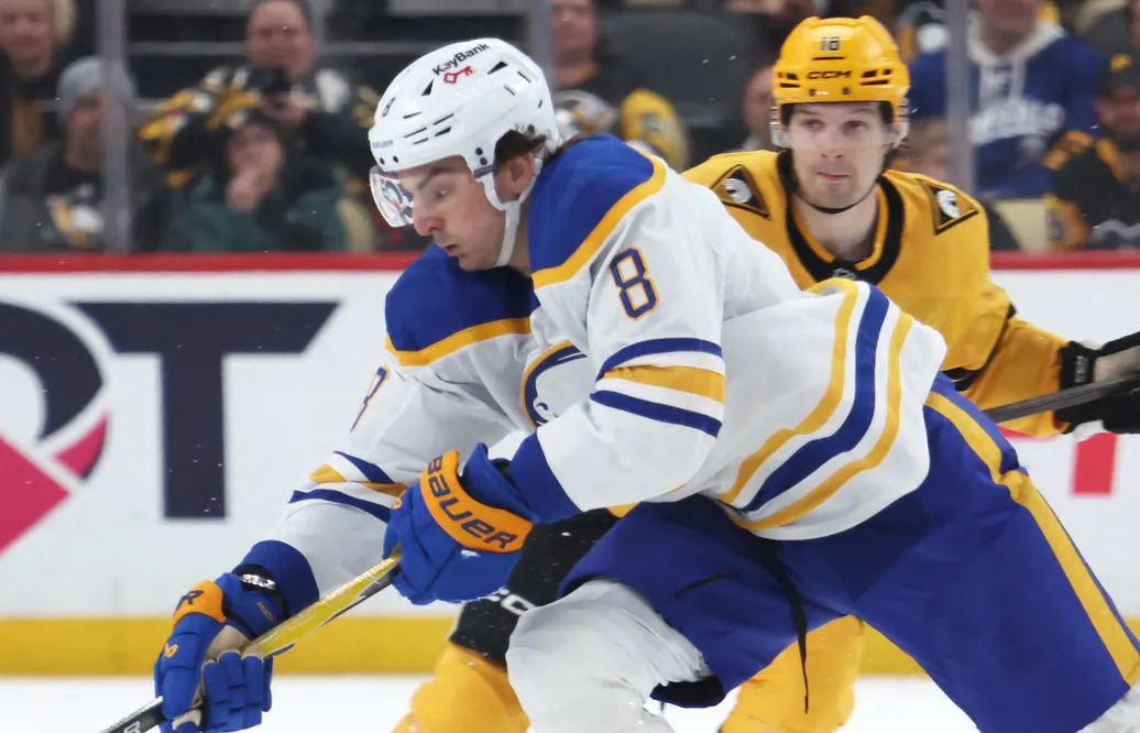 Michael Kesselring lämnar Buffalo Sabres efter ett år i klubben Foto: Charles LeClaire-Imagn Images