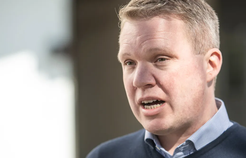 Förbundets krav: Spela matcherna i Hockeyettan