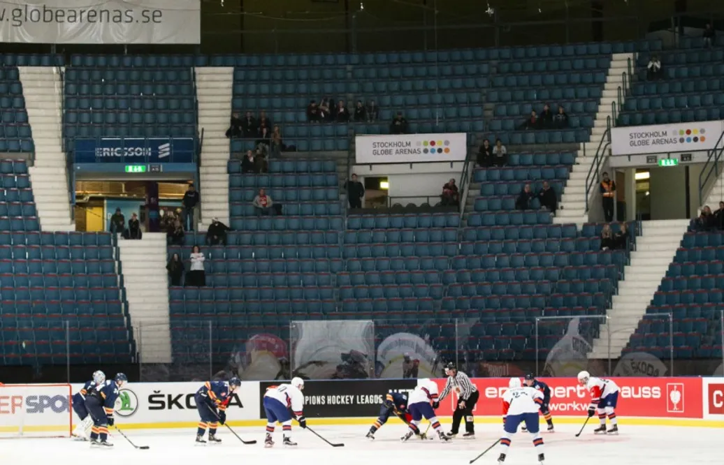 En svart kväll på Hovet – 566 personer på läktaren: ”Så här var det innan Hammarby dog”
