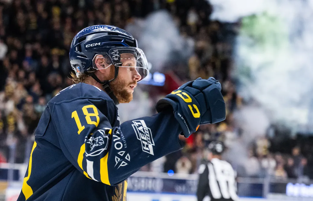 Carter Souch firar ett av sina två mål mot Mora.
Foto: Jonathan Näckstrand / BILDBYRÅN