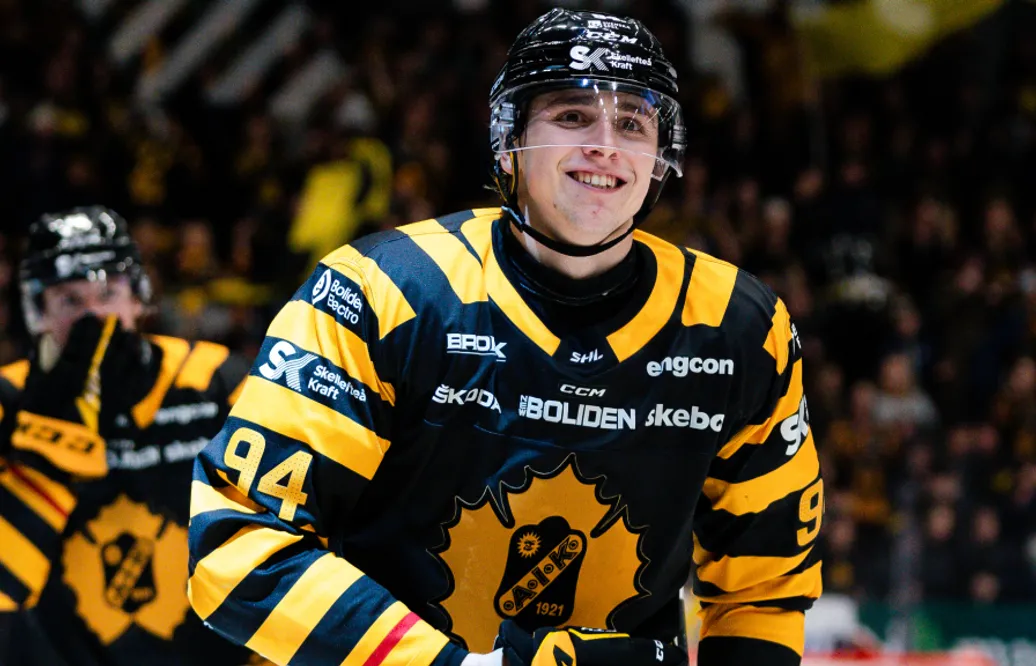 Linus Karlsson får chansen i Tre Kronor