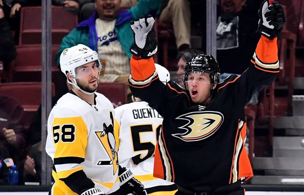 Rakell inledde explosiva perioden i segern mot mästarna