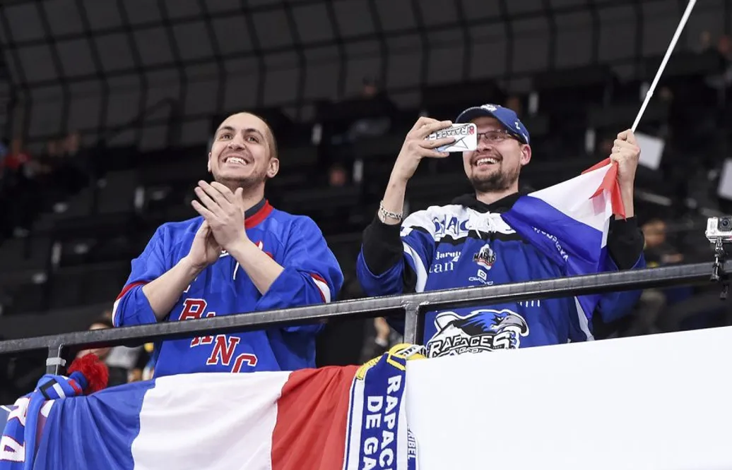 Lettland fortsatt med full pott och i Paris är det ett riktigt getingbo