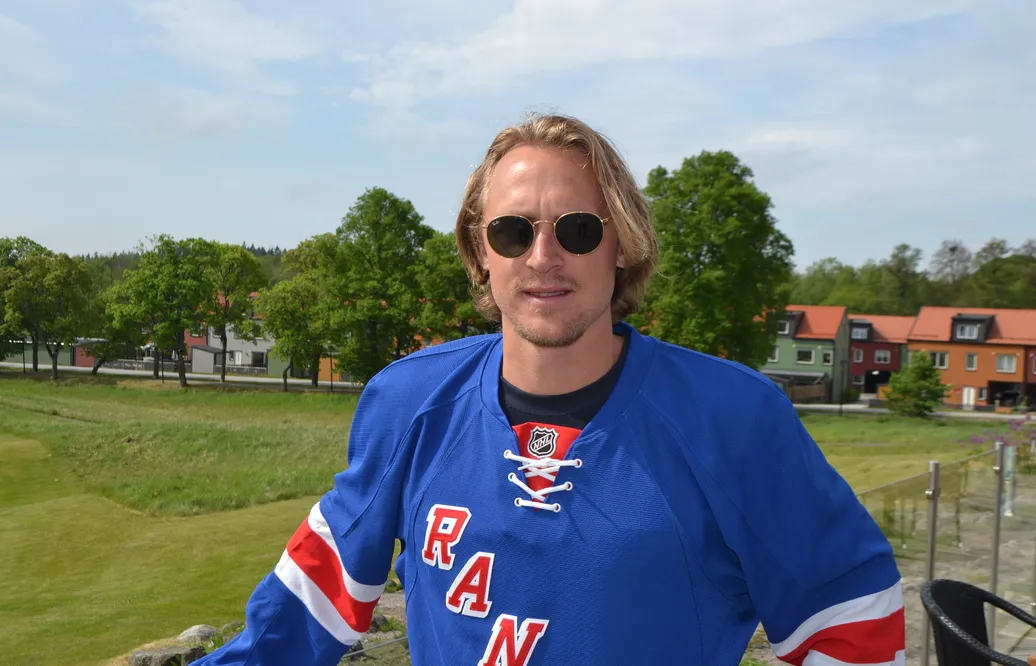 Carl Hagelin i Rangers-tröja