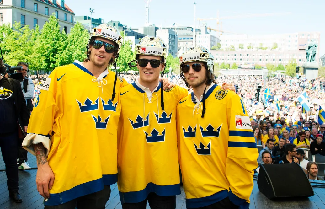 Jacob Markström, Gabriel Landeskog och Calle Järnkrok i Kungsträdgården 2013