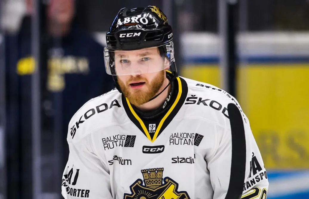 AIK-forwarden anmäls – knuffade domare: ”Säger att jag är dum i huvudet”
