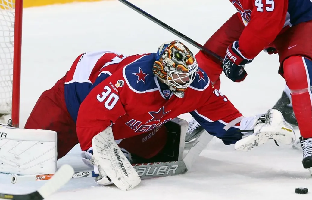 Viktor Fasth utbytt i KHL-premiären