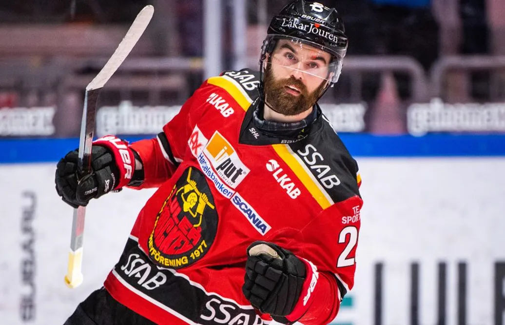 KLART: Succéspelaren förlänger sitt kontrakt med serieledarna