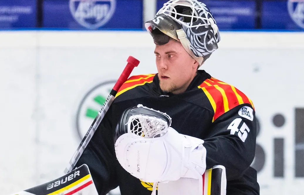 Viktor Andrén tränar med Almtuna IS