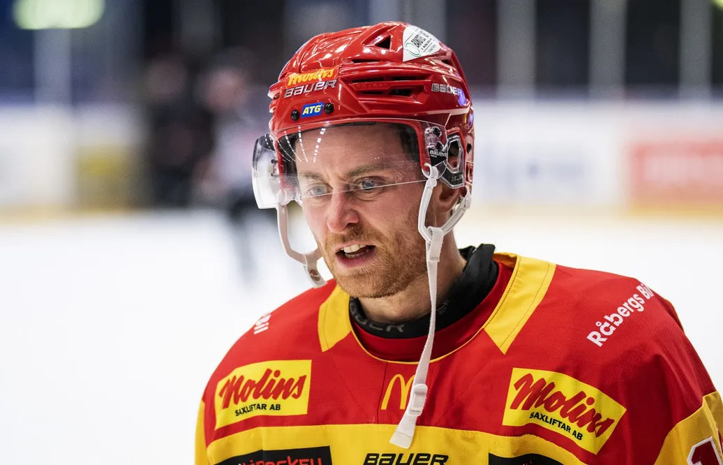 Markus Palmberg stannar i Kalmar - gör hockeyallsvensk debut