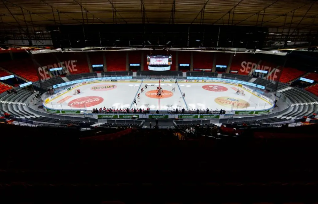 Svensk hockeys vädjan: Öppna för publik