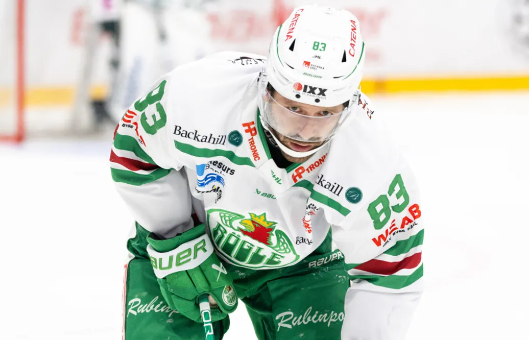 Riley Sheen svarar om flyttryktena: “Inte något som är på gång”