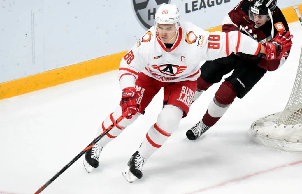 Ryske jättebacken nobbar NHL – stannar i KHL