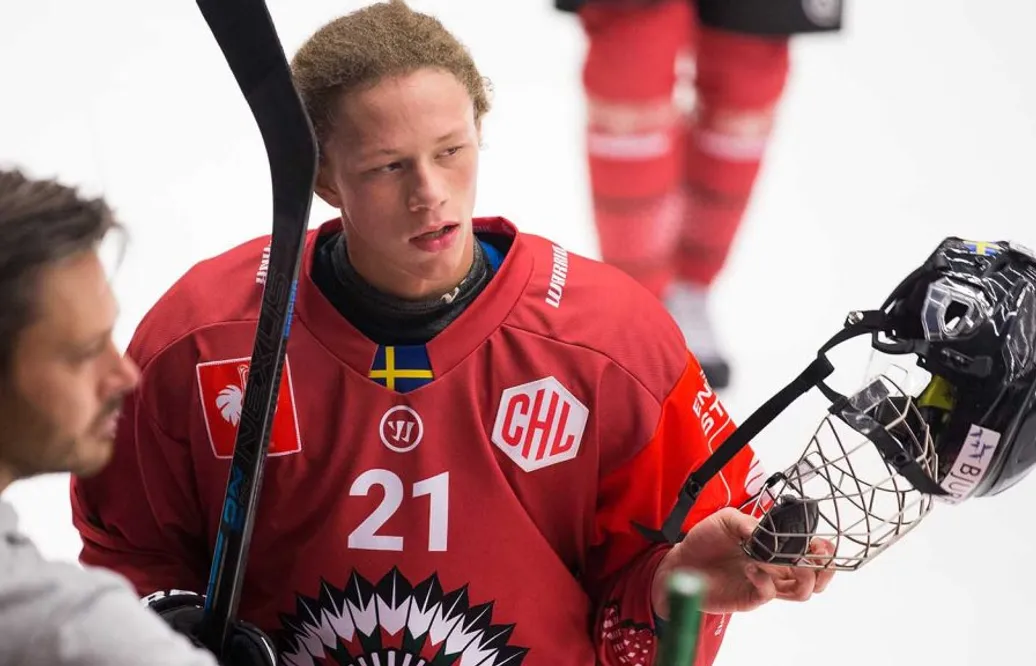 Nu har Frölundas 16-åriga supertalang SHL-debuterat