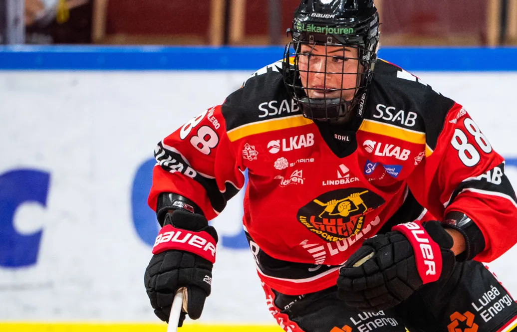 Ronja Savolainen fick köras till sjukhus efter smäll i toppsegern