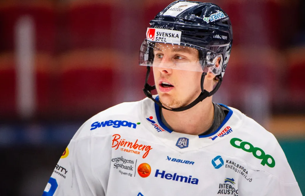 Simen Andre Edvardsen stannar i Karlskoga: “En användbar spelare”