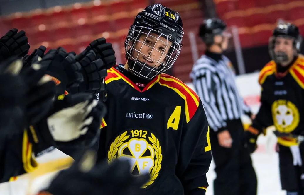 Lara Stalder blir årets spelare i Schweiz