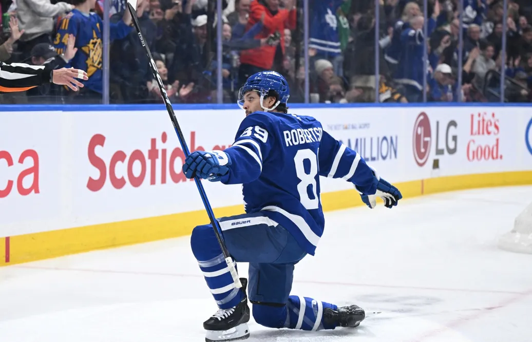 Nick Robertson kommer från en stark säsong i Toronto.