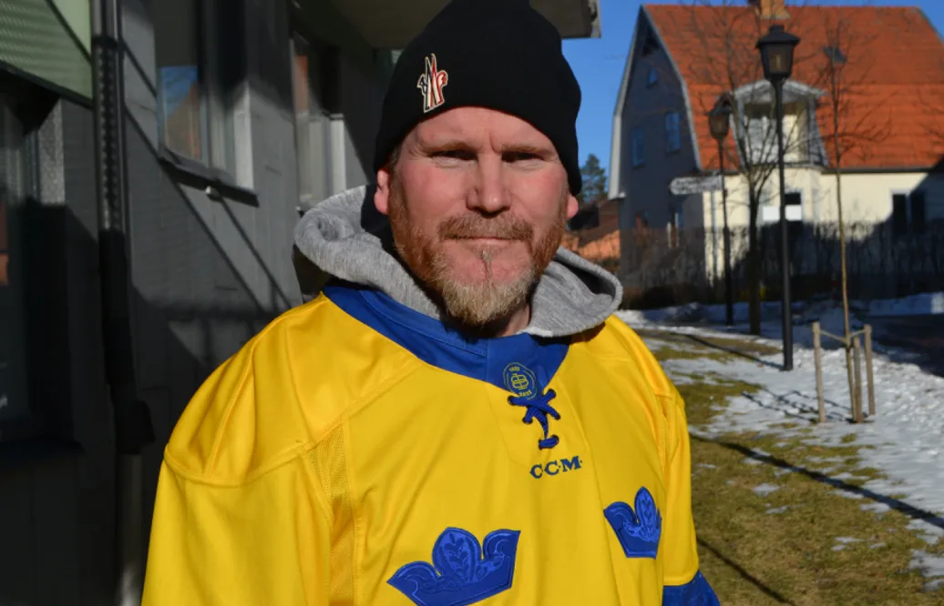 "Lyfte på någon presenning och hittade mig där under"